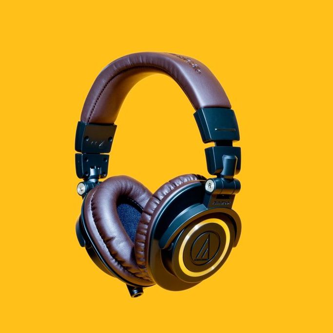 Audio-Technica ATH-M50x Review. Studio-ի որակյալ ձայնի բանալին