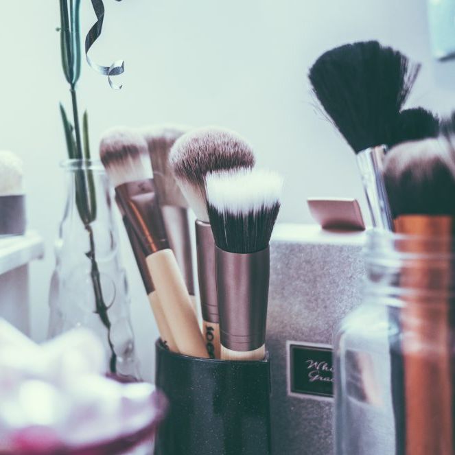 Откройте для себя лучшие палитры теней для век в аптеке: доступные и универсальные варианты для вашей коллекции макияжа